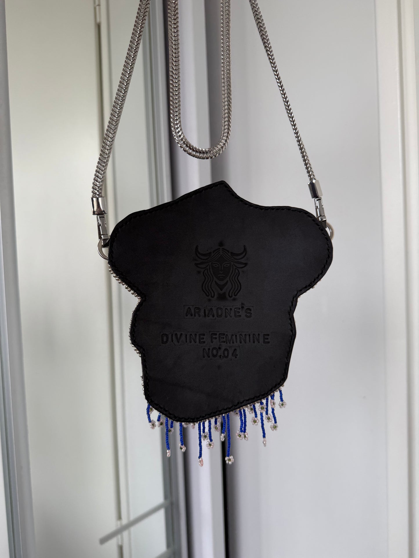 NO.04 Divine Feminine